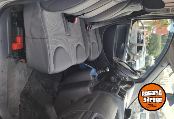 Utilitarios - Peugeot Confrt 2015 Diesel 208000Km - En Venta