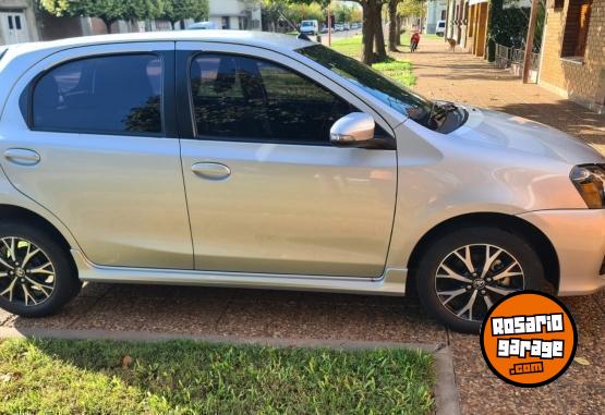 Autos - Toyota Etios xls 2021 Nafta 60000Km - En Venta