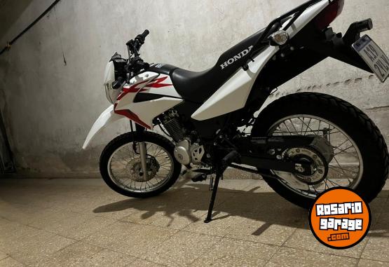 Motos - Honda XR 150L 2023 Nafta 1600Km - En Venta