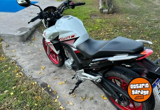 Motos - Honda Cb 250 twister 2023 Nafta 6000Km - En Venta