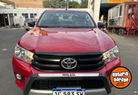 Camionetas - Toyota HILUX DX 4x4 2018 Diesel 79000Km - En Venta