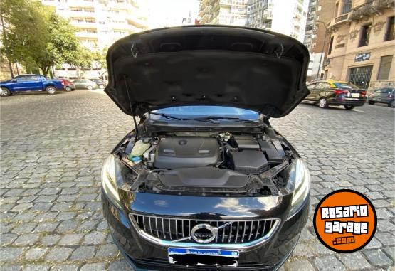 Autos - Volvo V40 t4 sedan 5 ptas inscr 2017 Nafta 133000Km - En Venta