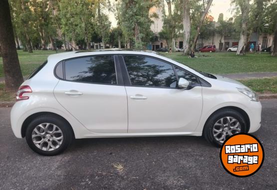 Autos - Peugeot 208 2016 Nafta 108000Km - En Venta