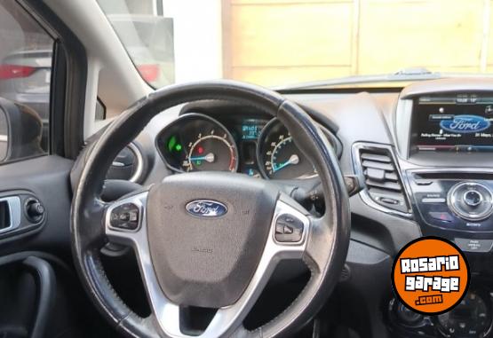 Autos - Ford Fiesta kinetic titanium 2014 Nafta 190000Km - En Venta