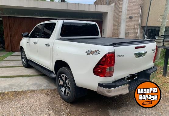 Camionetas - Toyota Hilux 2.8 SRX - 4x4 - AT 2020 Diesel 49000Km - En Venta