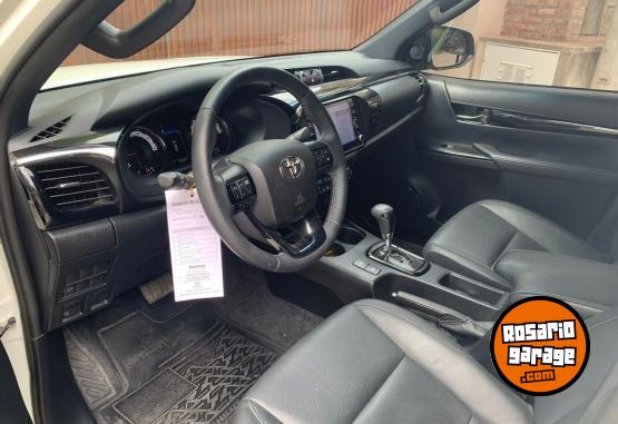 Camionetas - Toyota Hilux 2.8 SRX - 4x4 - AT 2020 Diesel 49000Km - En Venta