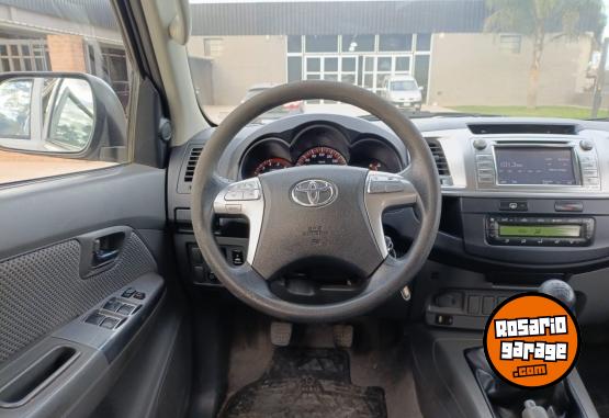 Camionetas - Toyota HIlux DC SRV 3.0 TDI 4x2 2015 Diesel 145400Km - En Venta