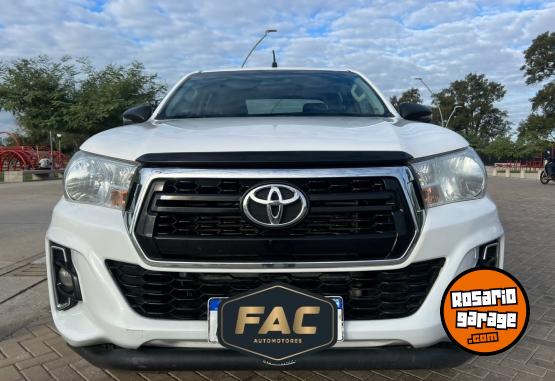 Camionetas - Toyota HILUX 2.8 SR 4x4 2019 Diesel  - En Venta