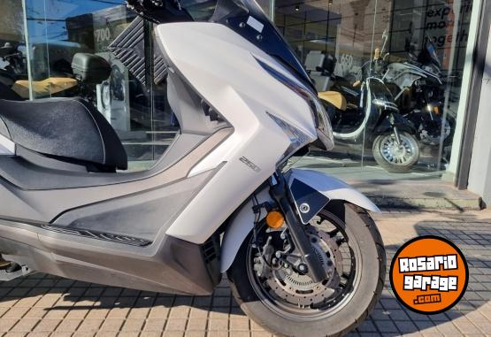 Motos - Kymco X TOWN 2022 Nafta 5916Km - En Venta