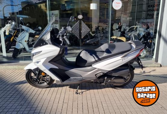 Motos - Kymco X TOWN 2022 Nafta 5916Km - En Venta