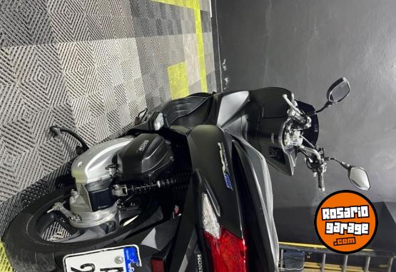 Motos - Honda Pcx 2017 Nafta 10800Km - En Venta