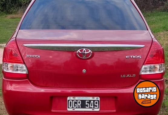 Autos - Toyota Etios XLS 2014 Nafta 190000Km - En Venta