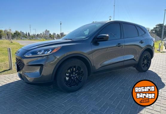 Camionetas - Ford Kuga SE Hbrida 2021 Nafta 52000Km - En Venta