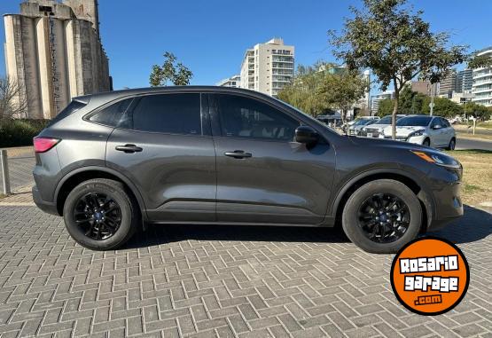 Camionetas - Ford Kuga SE Hbrida 2021 Nafta 52000Km - En Venta