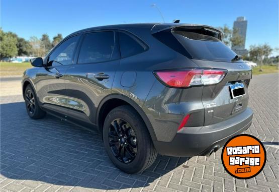 Camionetas - Ford Kuga SE Hbrida 2021 Nafta 52000Km - En Venta