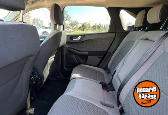 Camionetas - Ford Kuga SE Hbrida 2021 Nafta 52000Km - En Venta