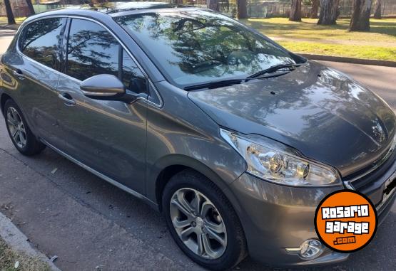 Autos - Peugeot 208 feline 2014 Nafta 118000Km - En Venta