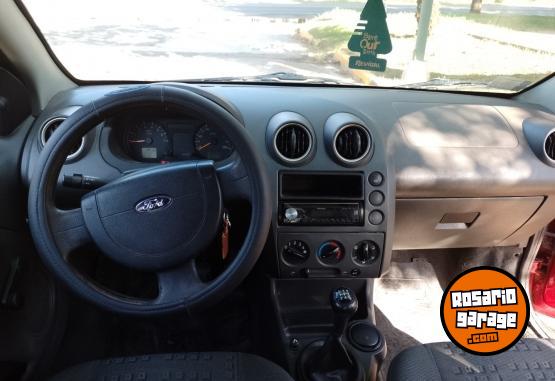 Autos - Ford Fiesta 2004 Nafta 170000Km - En Venta