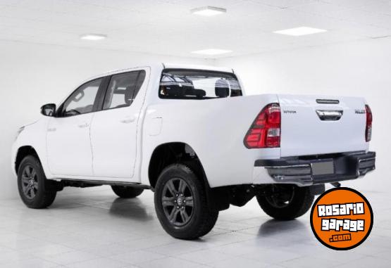 Camionetas - Toyota HILUX SR AT 0KM 2024 Diesel 0Km - En Venta