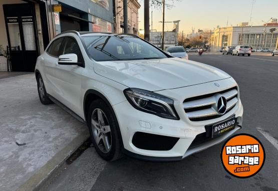 Autos - Mercedes Benz GLA 250 2017 Nafta 61100Km - En Venta