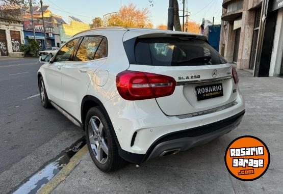 Autos - Mercedes Benz GLA 250 2017 Nafta 61100Km - En Venta