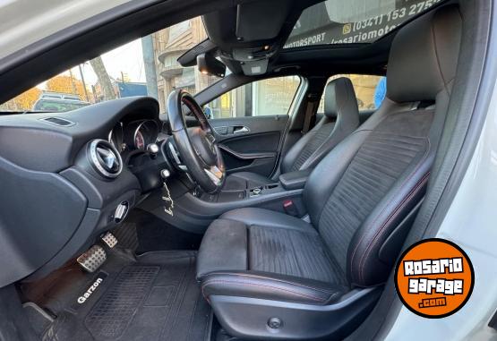 Autos - Mercedes Benz GLA 250 2017 Nafta 61100Km - En Venta