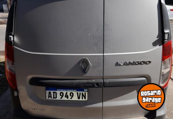 Utilitarios - Renault kangoo 2019 Nafta 75000Km - En Venta