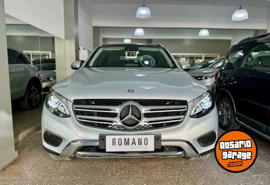 Camionetas - Mercedes Benz GLC300 Urban 4Matic 2017 Nafta 56000Km - En Venta