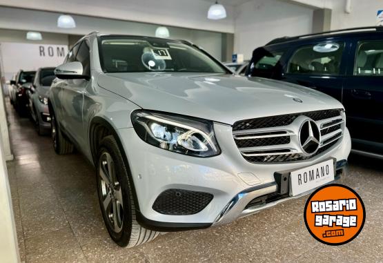 Camionetas - Mercedes Benz GLC300 Urban 4Matic 2017 Nafta 56000Km - En Venta