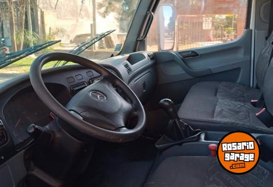 Camiones y Gras - MERCEDES BENZ ACCELO 815 - En Venta