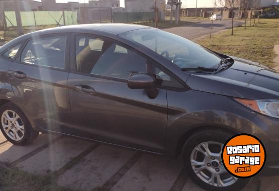 Autos - Ford Fiesta Sedan 2014 Nafta 132000Km - En Venta