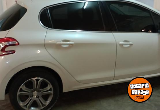 Autos - Peugeot 208 2015 Nafta 70000Km - En Venta