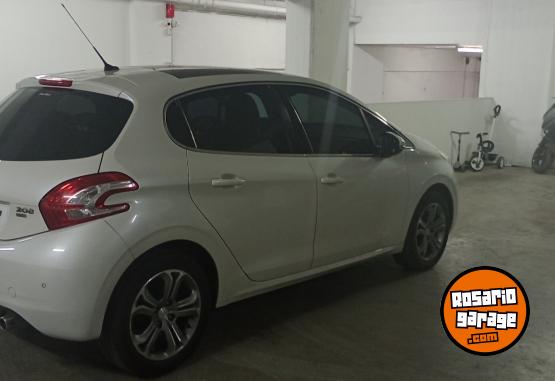 Autos - Peugeot 208 2015 Nafta 70000Km - En Venta