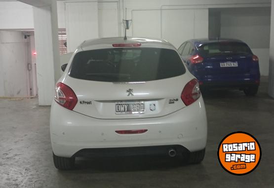 Autos - Peugeot 208 2015 Nafta 70000Km - En Venta