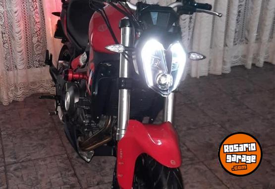 Motos - Benelli TNT 302s 2022 Nafta 5300Km - En Venta