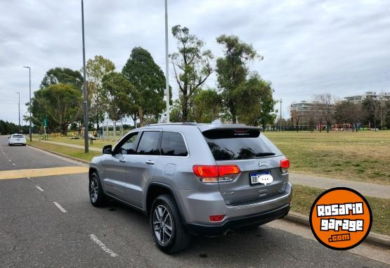 Camionetas - Jeep Grand Cherokee 2017 Nafta 112000Km - En Venta