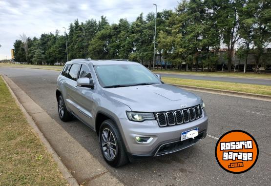 Camionetas - Jeep Grand Cherokee 2017 Nafta 112000Km - En Venta