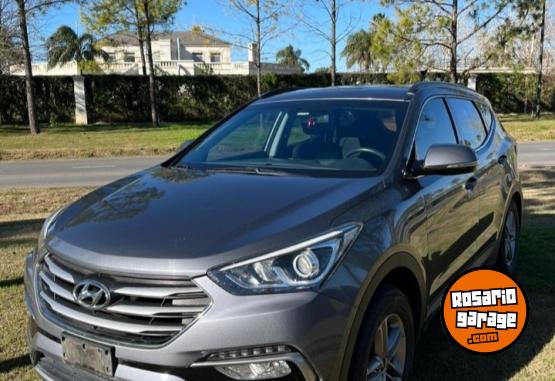 Camionetas - Hyundai SANTA FE 2.4 7 PASAJEROS 2016 Nafta 156000Km - En Venta