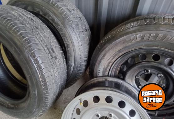 Accesorios para Autos - Bridgestone 3 GOMAS - En Venta