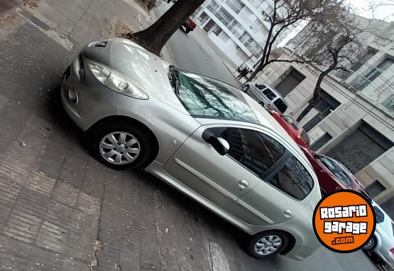 Autos - Peugeot 207 2013 Nafta 148000Km - En Venta