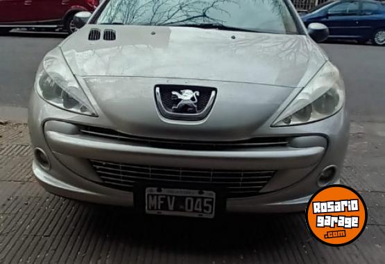 Autos - Peugeot 207 2013 Nafta 148000Km - En Venta