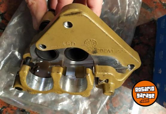 Accesorios para Motos - Caliper Delantero BAJAJ RS200 DT131853 - En Venta