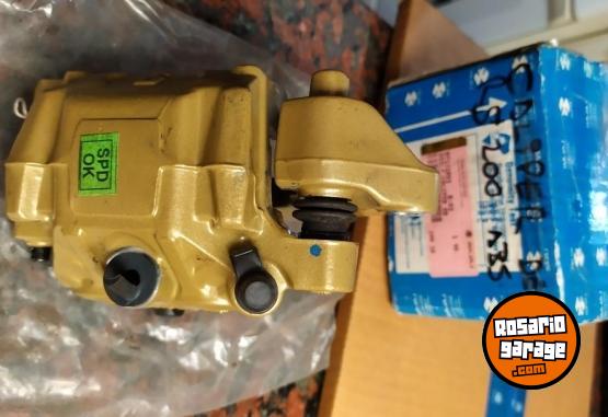 Accesorios para Motos - Caliper Delantero BAJAJ RS200 DT131853 - En Venta