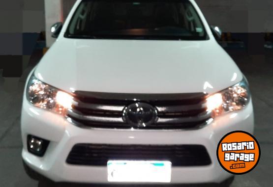 Camionetas - Toyota 2.8 Cd Srv 177cv 4x2 2017 Diesel 120000Km - En Venta