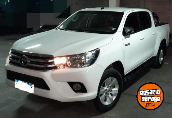 Camionetas - Toyota 2.8 Cd Srv 177cv 4x2 2017 Diesel 120000Km - En Venta