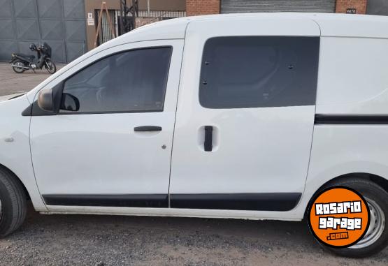 Utilitarios - Renault Kangoo 2020 Nafta 95439Km - En Venta