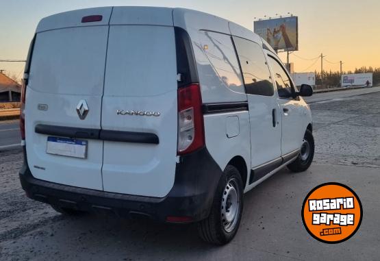 Utilitarios - Renault Kangoo 2020 Nafta 95439Km - En Venta