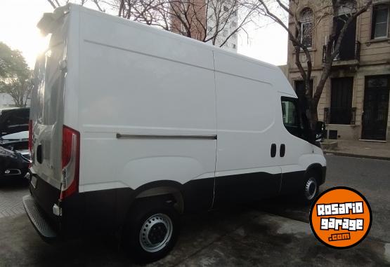 Utilitarios - Fiat Iveco Daily 30-130 Alto 2022 Diesel 33000Km - En Venta