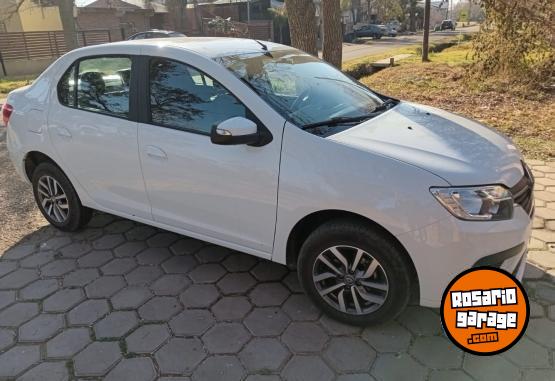 Autos - Renault Logan intense 2022 Nafta 22000Km - En Venta