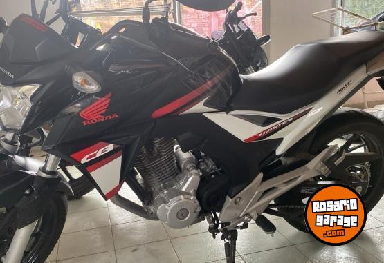 Motos - Honda CB250 2017 Nafta 10300Km - En Venta